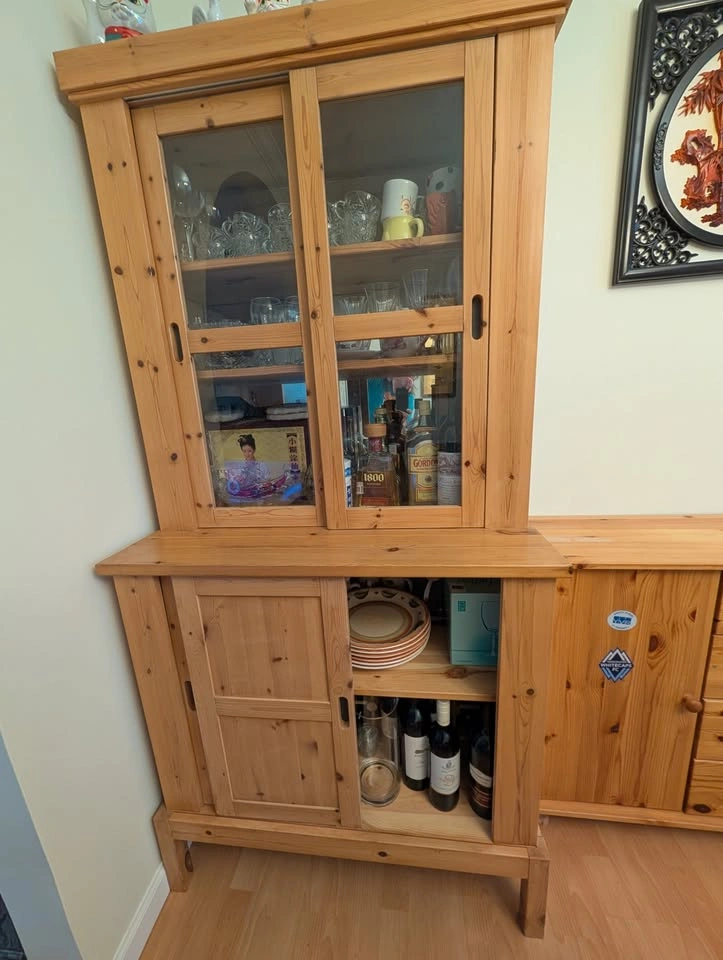 Pinewood display cabinet with storage - photo 2