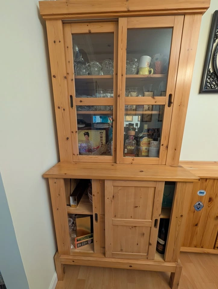 Pinewood display cabinet with storage - photo 3