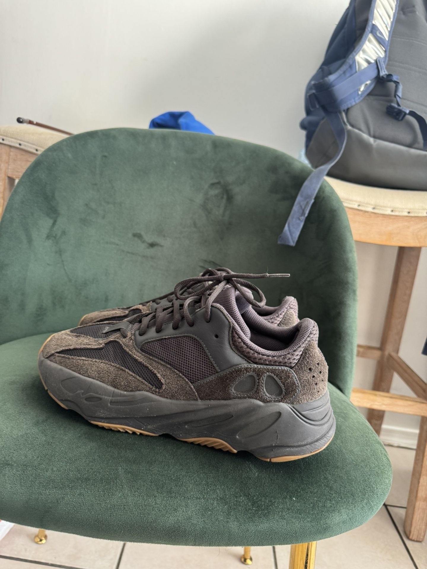 Yeezy 700 v1 size 10