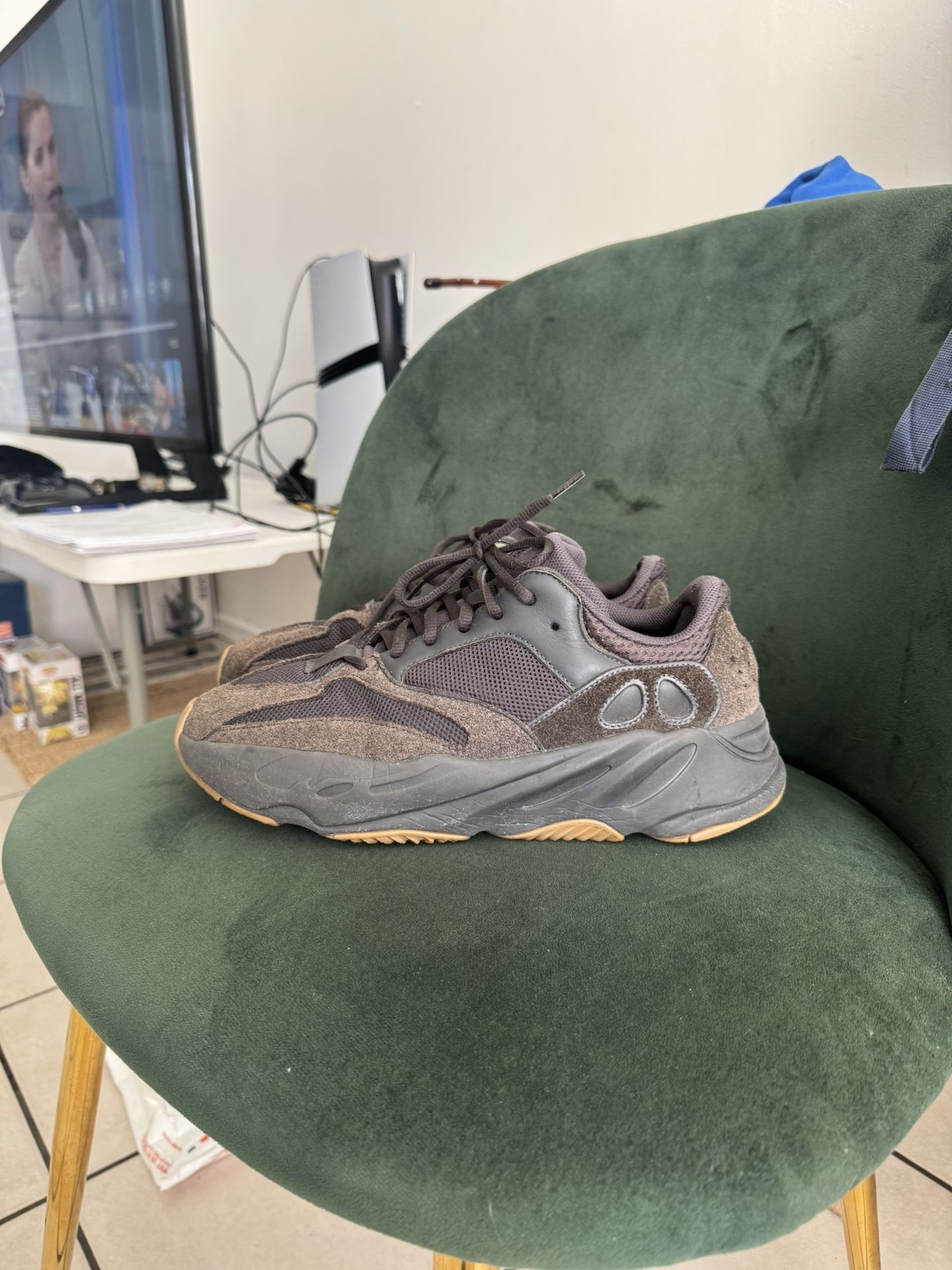 Yeezy 700 v1 size 10 - photo 3