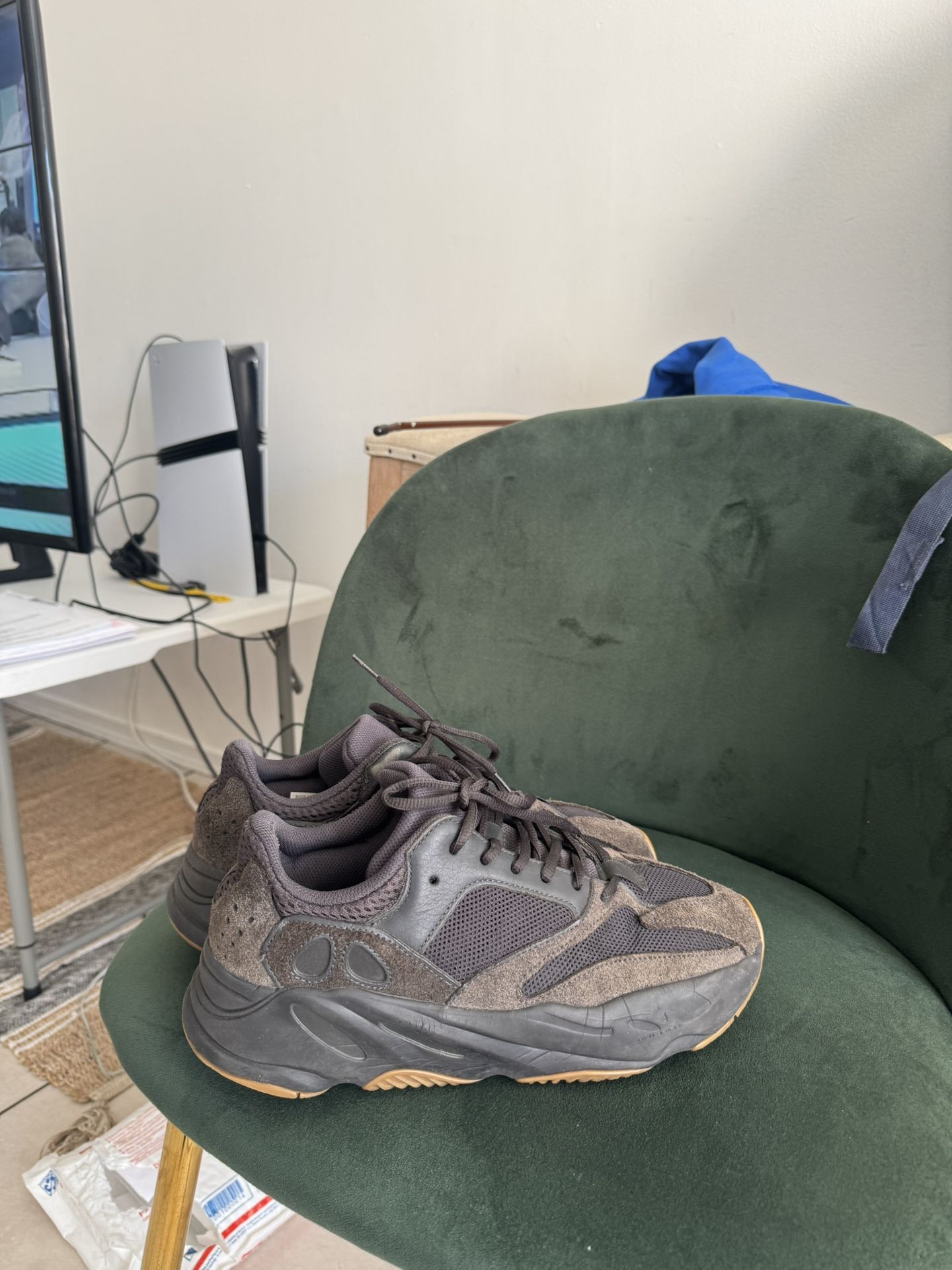 Yeezy 700 v1 size 10 - photo 4