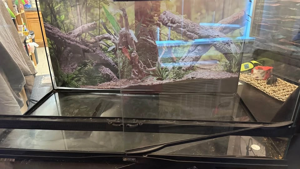 ZooMed 40 Gallon Reptile Tank 36”x18”x18” - photo 3