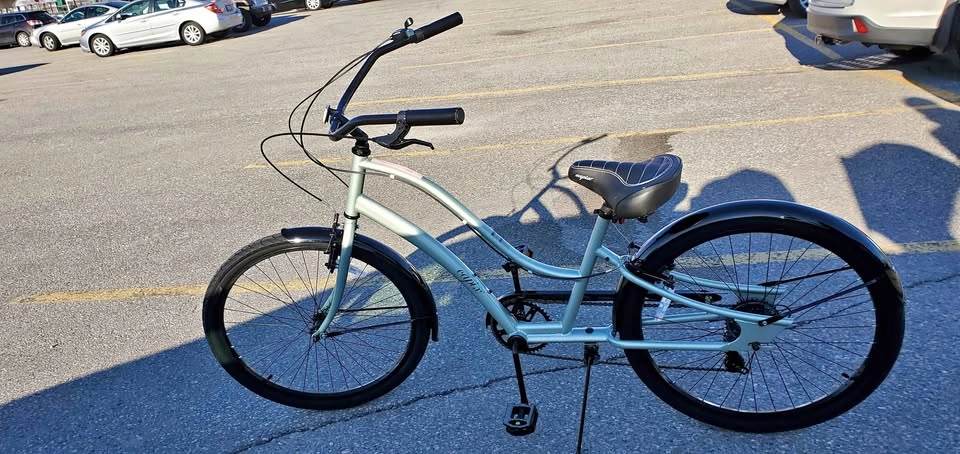 Huffy Cranbrook Cruiser bike
