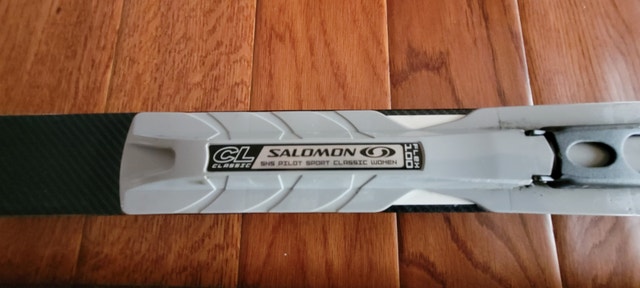 woman's salomon x country ski - photo 3