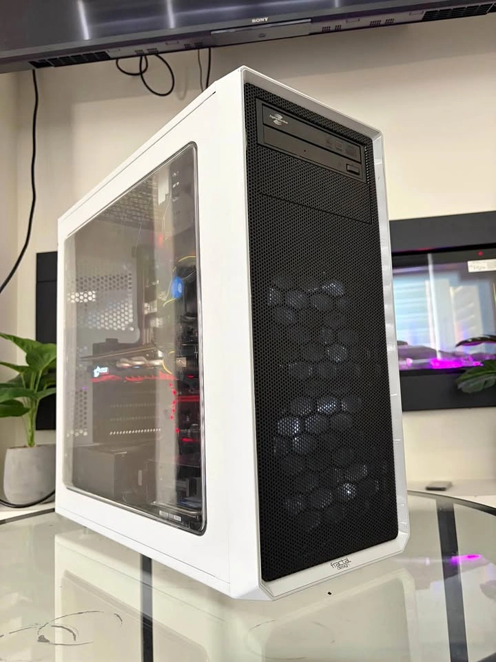 Mid-Tier Gaming PC! i5 8600, GTX 1060, 8Gb Ram 144+ fps