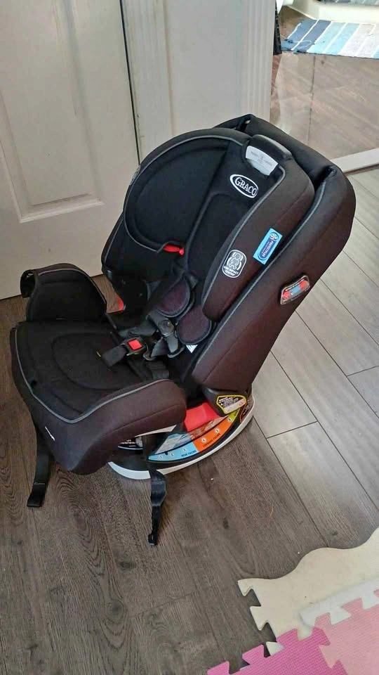 Graco Grows4Me 4-in-1 Convertible Car Seat