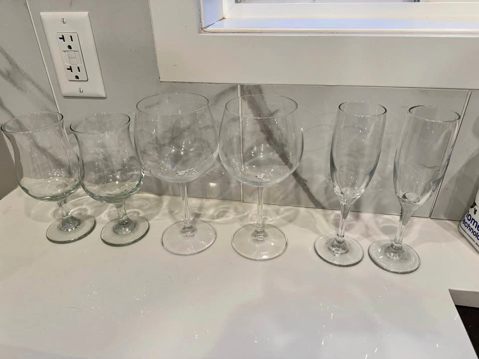 Assorted Glassware Set - Hurricane, Wine, and Champagne Flutes