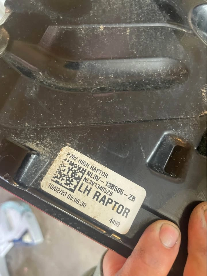 2023 Ford Raptor drivers tail lamp - photo 2