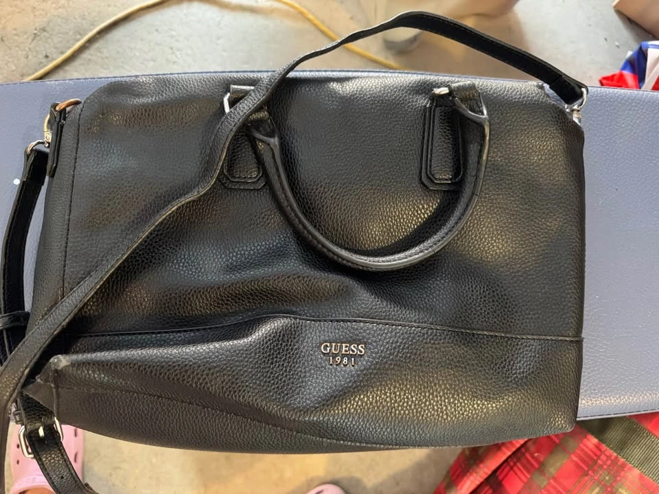Guess Black Pebbled Leather Handbag - photo 2