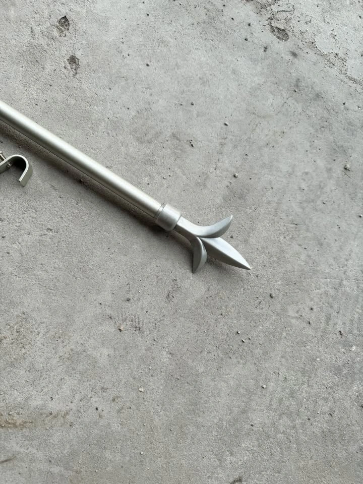 Silver Fleur-de-Lis Curtain Rod 46”-88” - photo 2
