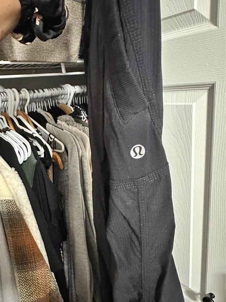 LULULEMON VINTAGE Dance Studio Mid Rise Pant. Dot confirmed size - photo 2