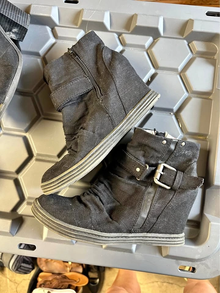 Ladies Blowfish wedge canvas bootie size 10