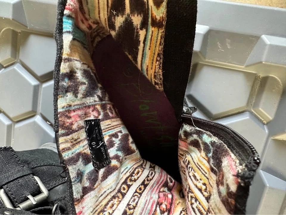 Ladies Blowfish wedge canvas bootie size 10 - photo 3