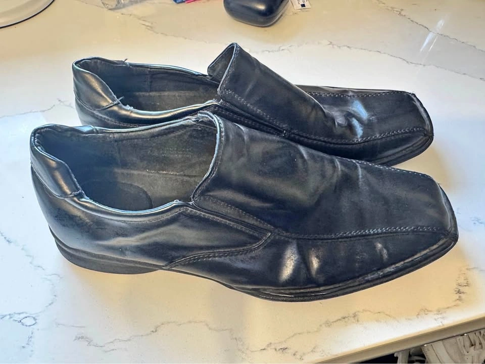 Men’s dress shoe size 11