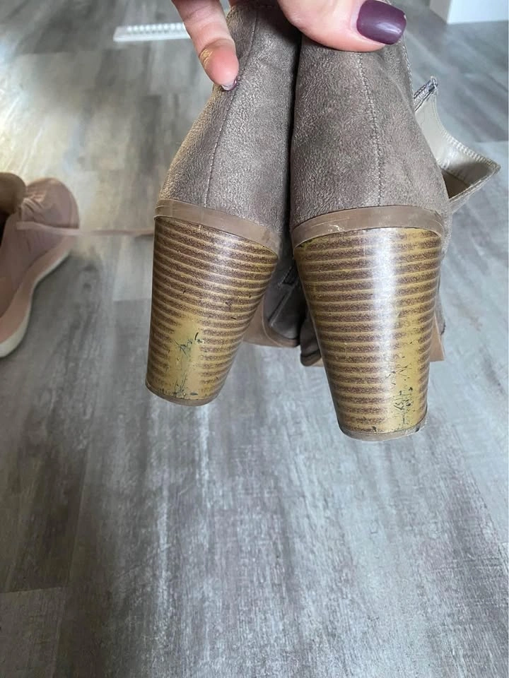 Women’s Peep Toe Suede booties. Size 10 - photo 4