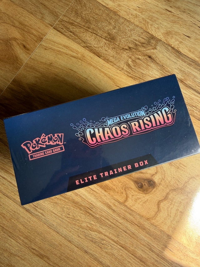Pokemon Chaos Rising ETB - photo 3
