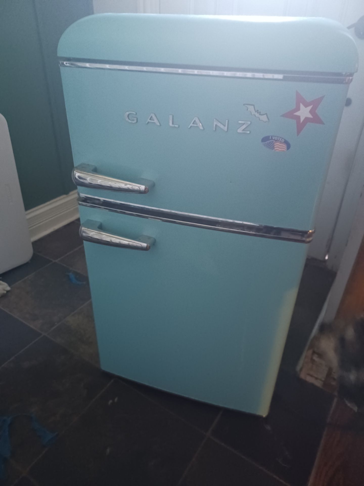 Galanz small refrigerator blue, solid working condition - photo 2