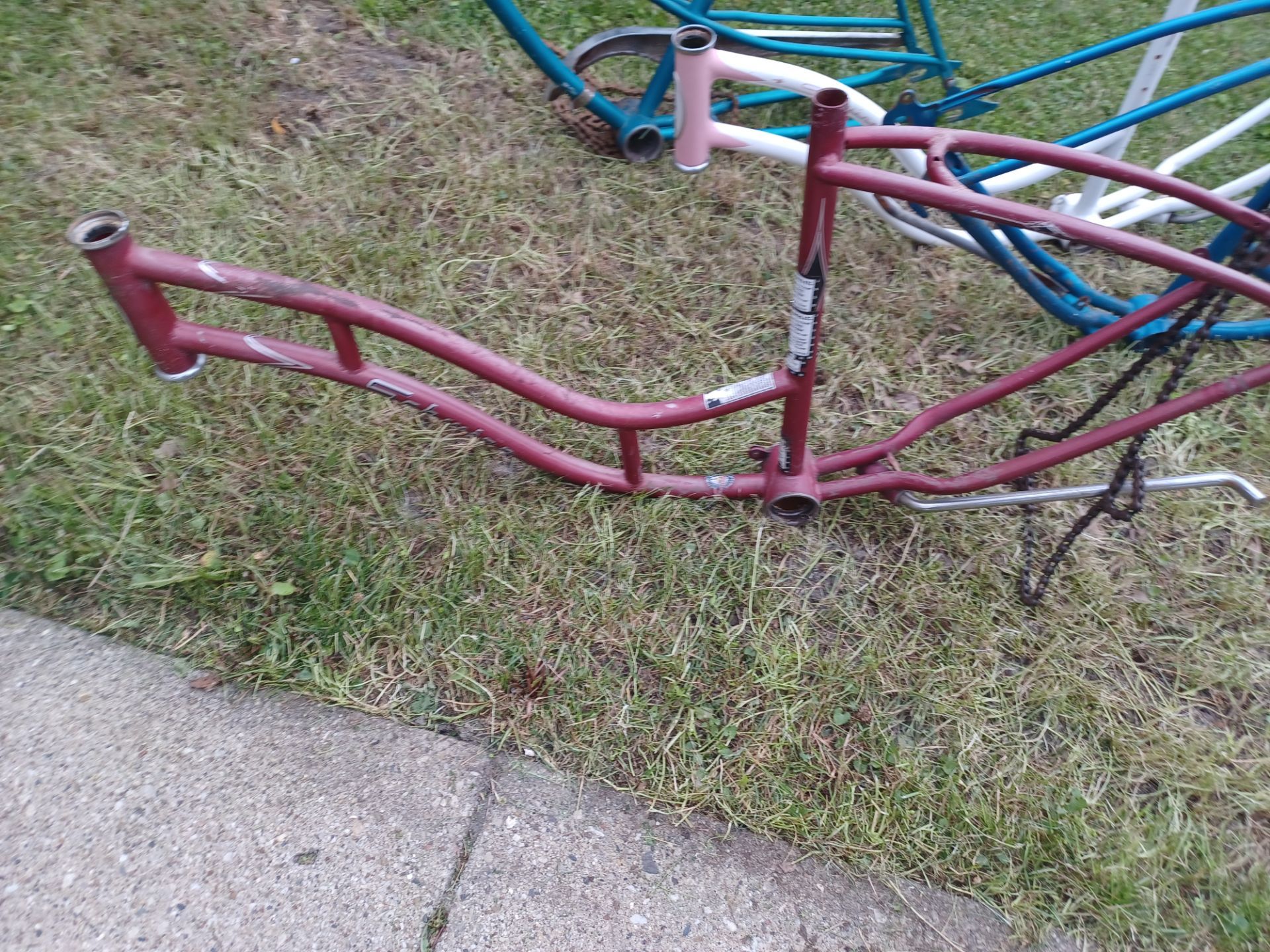 5 vintage low bar 26in bike frames schwinn spaceliner - photo 2