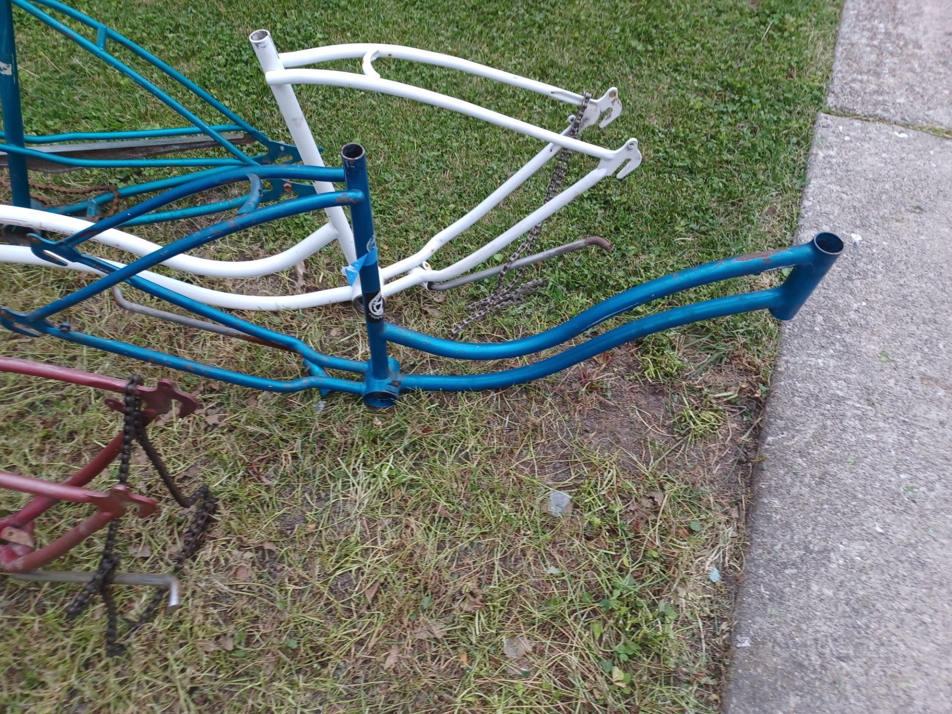 5 vintage low bar 26in bike frames schwinn spaceliner - photo 3