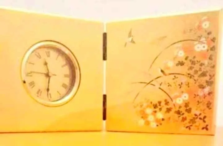 Japanese Yamanaka-Nuri Folding Screen Clock thumbnail