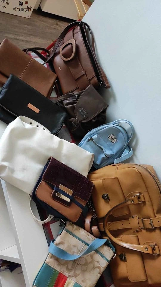 Assorted Women's Handbags and Purses - Lot of 9 - photo 3