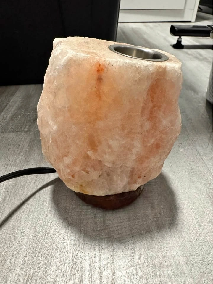 Himalayan Salt Lamp with oil diffuser