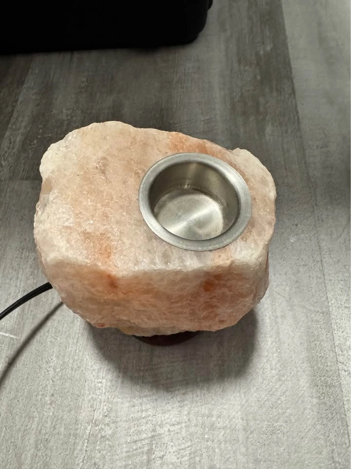 Himalayan Salt Lamp with oil diffuser - photo 2