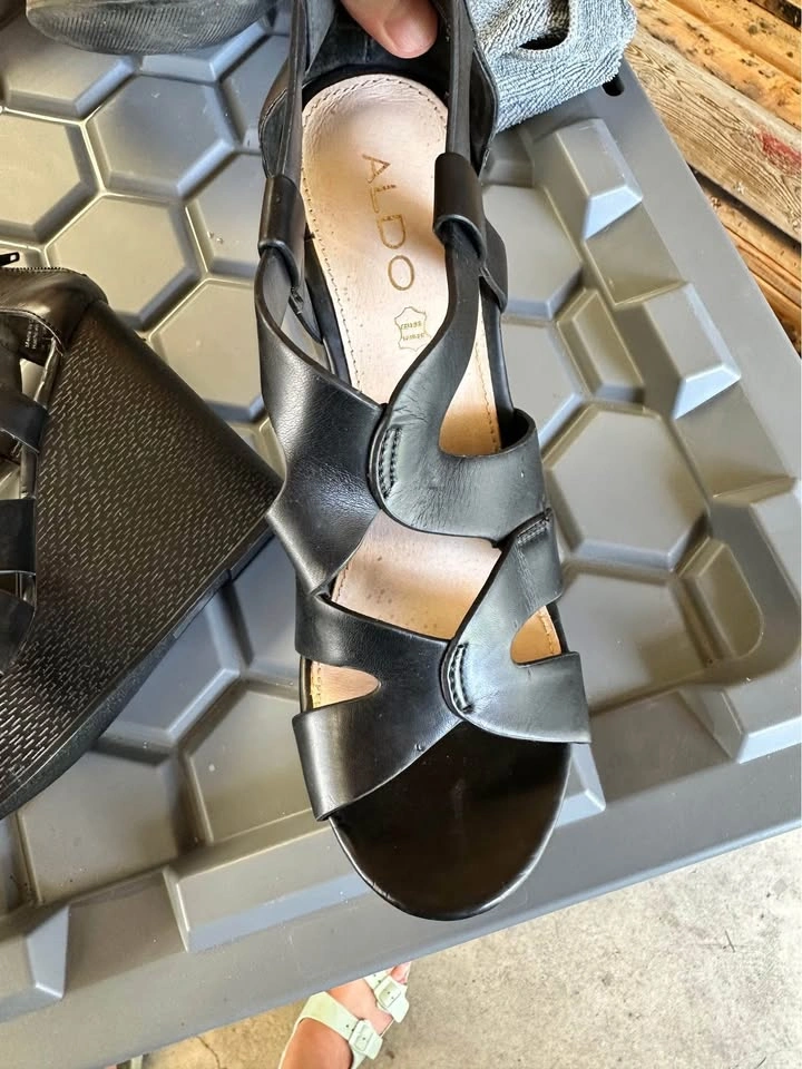 ALDO women’s black high wedge - size 10 - photo 3
