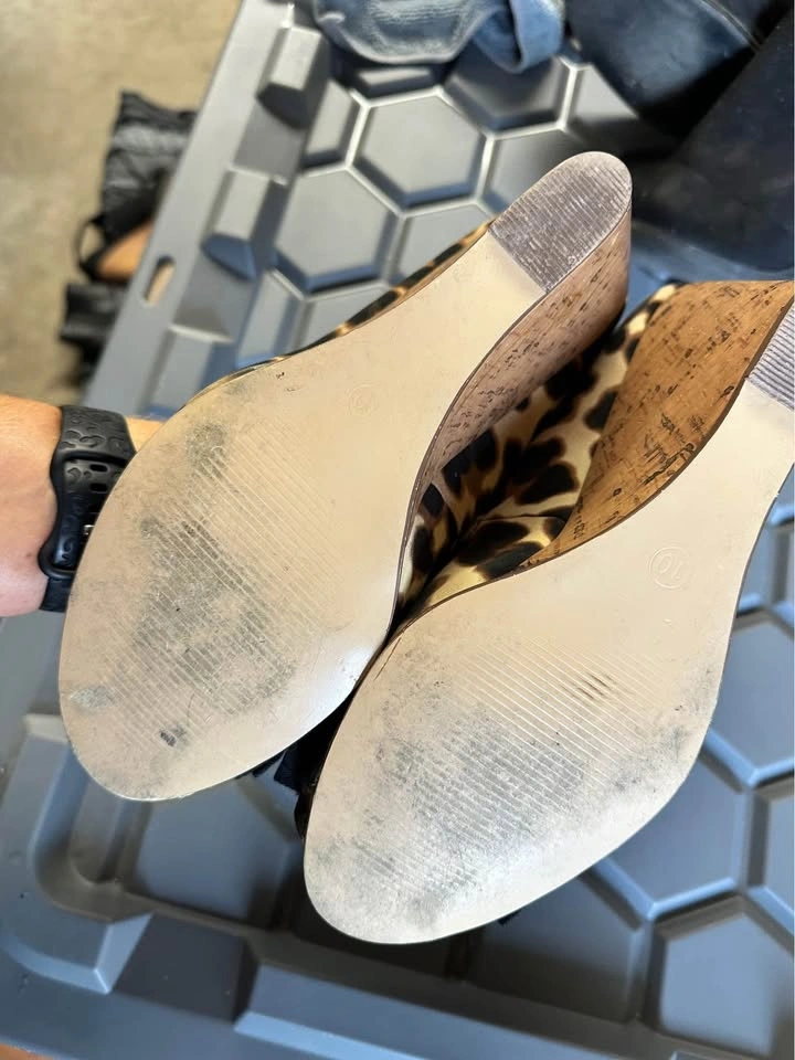 Women’s peep toe wedges - photo 4