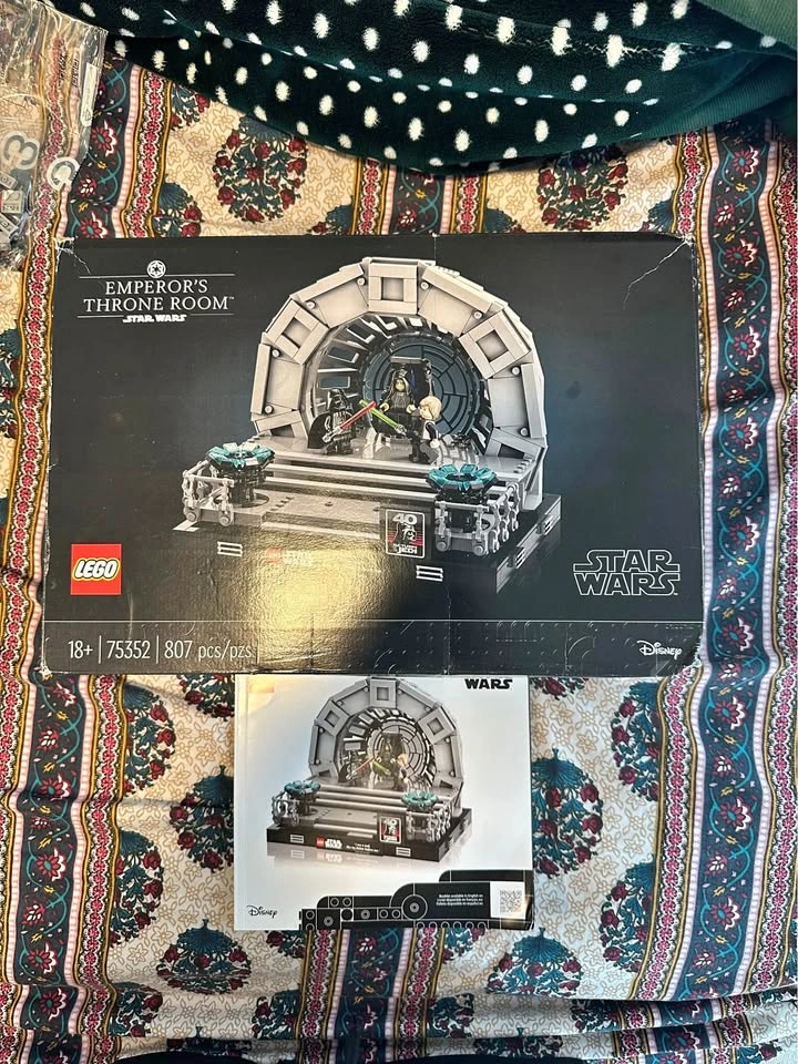 LEGO 75352 Star Wars Emperor's Throne Room Diorama