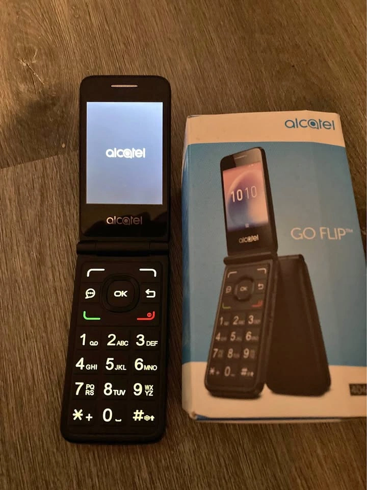 UNLOCKED Alcatel 4044v Flip Phone 4G