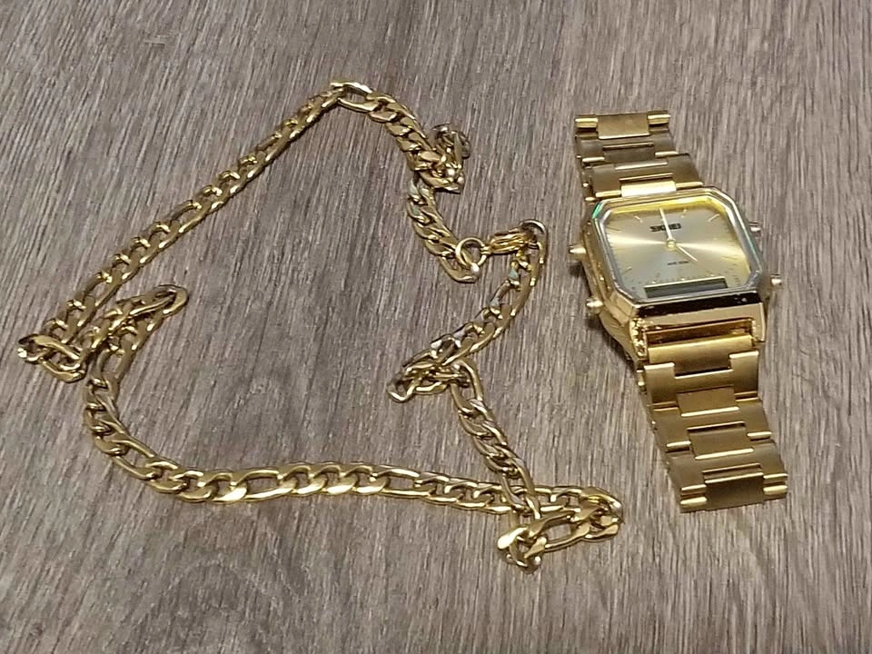 *SEND OFFER* Gold Watch & Stainless Gold Chain