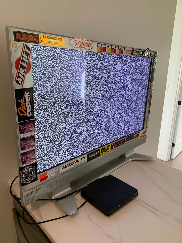 TV with DVD player - photo 3