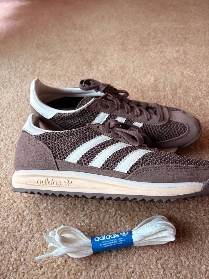 Adidas shoes size US9.5 (fits US10 perfectly) - photo 4