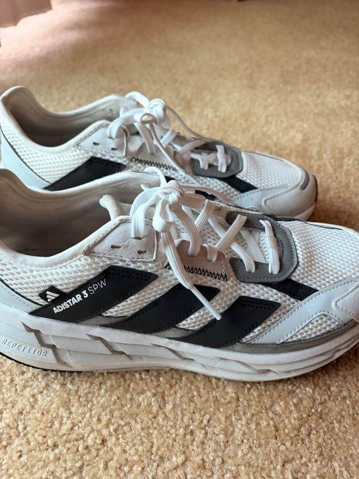Very comfy Adidas shoes - good for all day standing, walking, or - photo 2