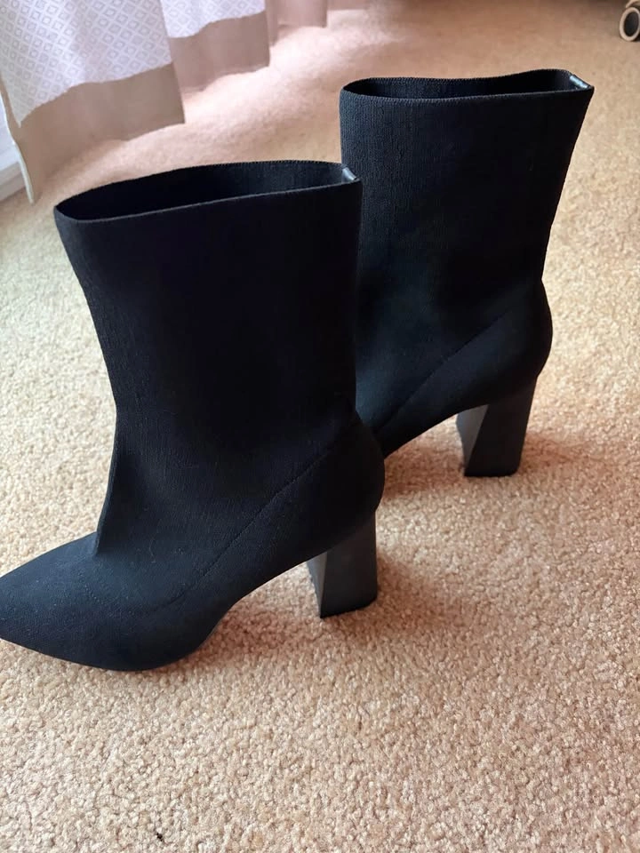 Black ankle boots - pointed tip, block heels - photo 2