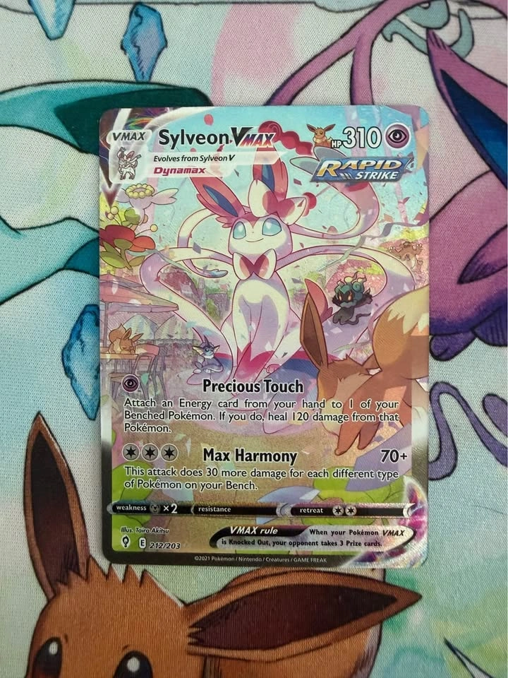 Sylveon Evolving Skies 212/203