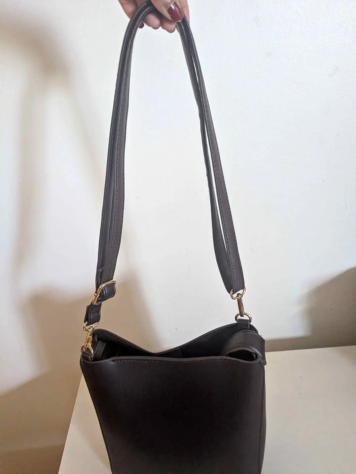 Chocolate brown shoulder bag