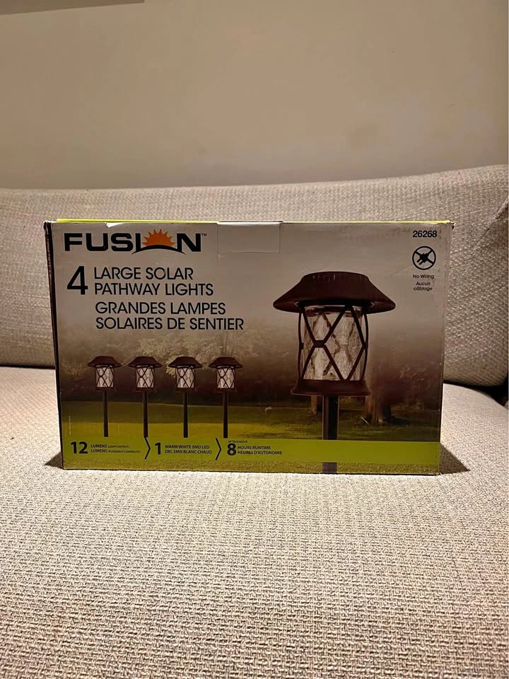 Brand New Fusion Large Solar Pathway Lights (4-Pack)