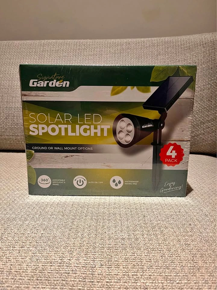 Signature Garden Solar LED Spotlights (4-Pack) - Sealed