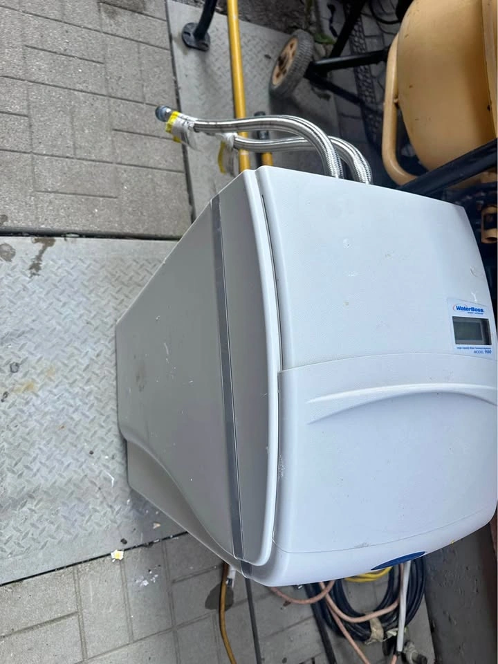 WaterBoss Model 900 Water Softener
