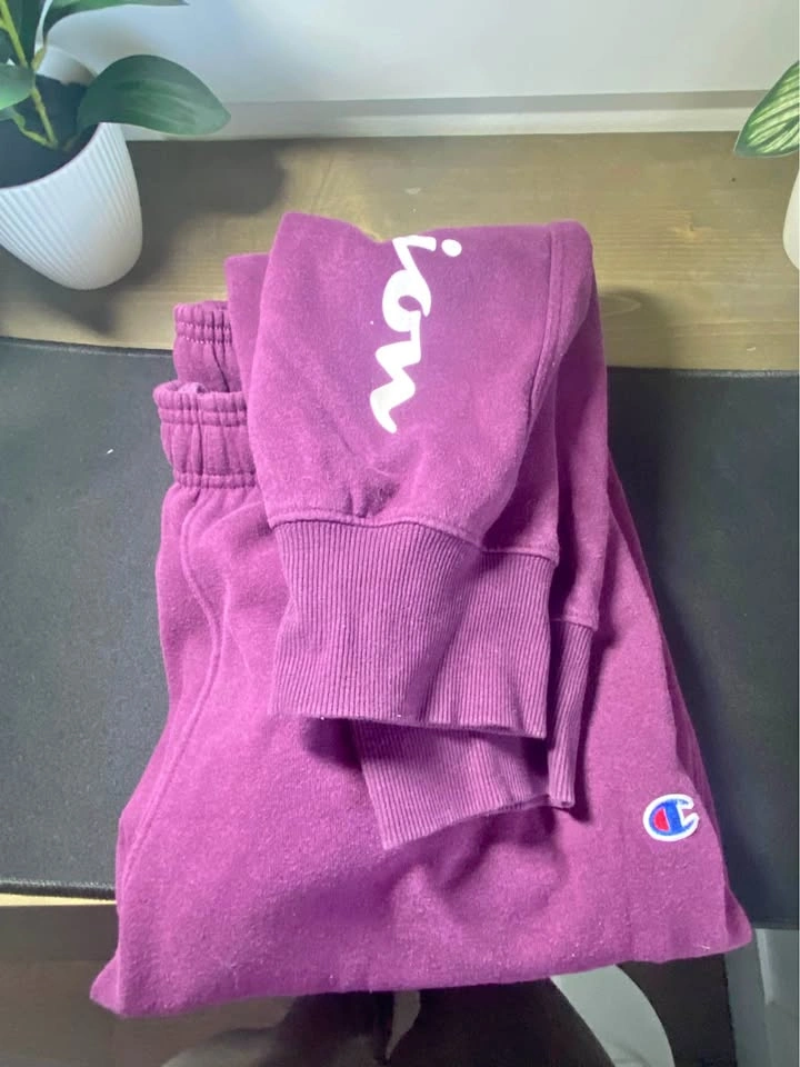 Champions Cuffed Sweatpants
