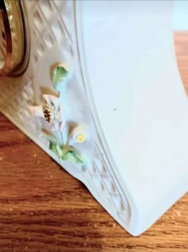 Vtg.German Hand Painted Dongal Ireland Parian China Clock image indicator(4)