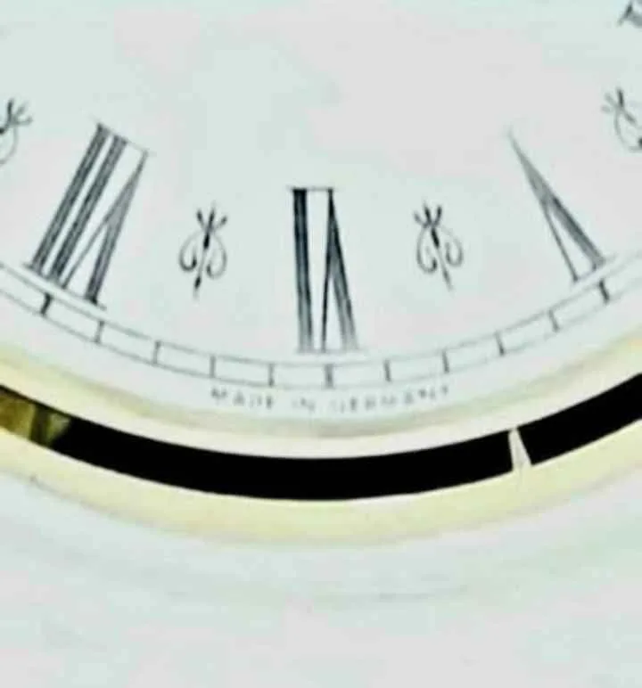 Vtg.German Hand Painted Dongal Ireland Parian China Clock image indicator(9)