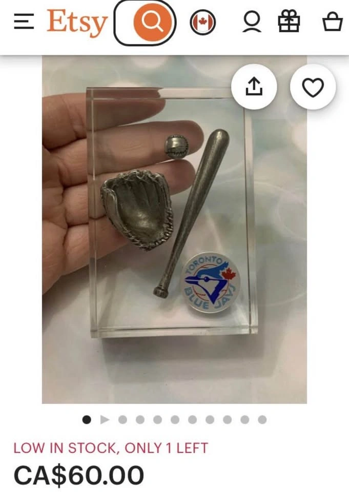 Toronto Blue Jays Plexiglass Baseball Glove & Bat Paperweight - photo 2