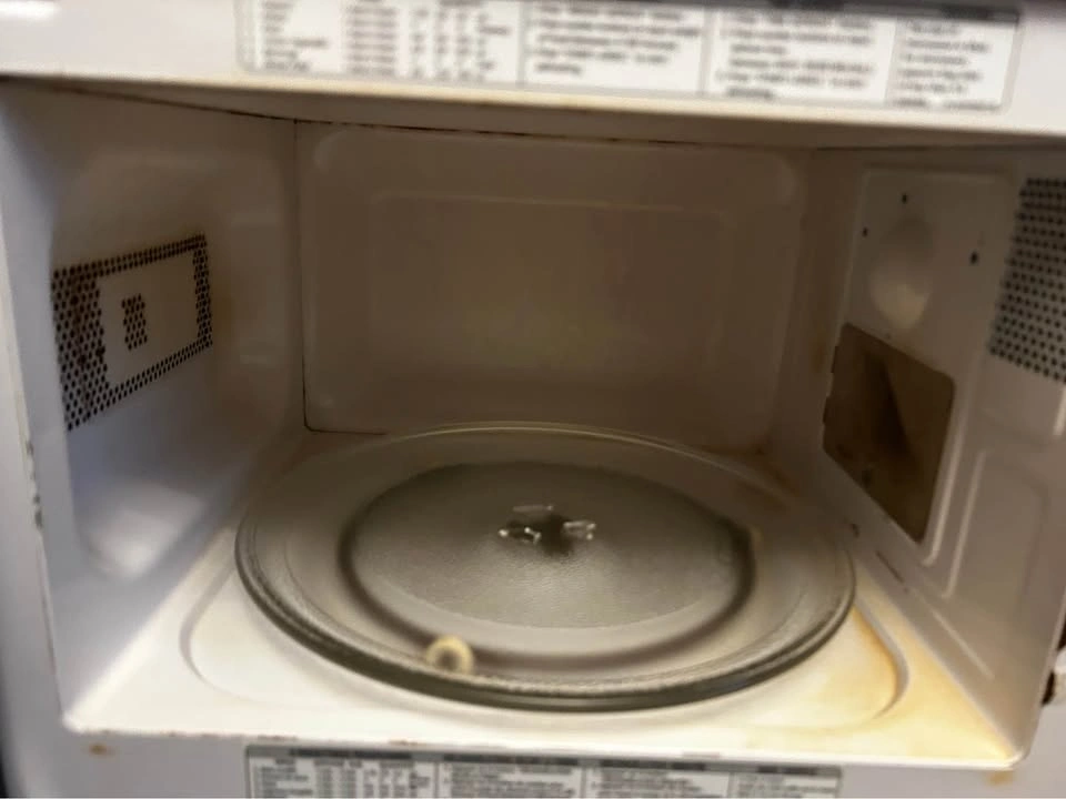 Microwave Oven - photo 2