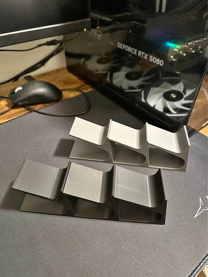 3D Printed Minimalist Gaming Controller Stands (2 Pairs)