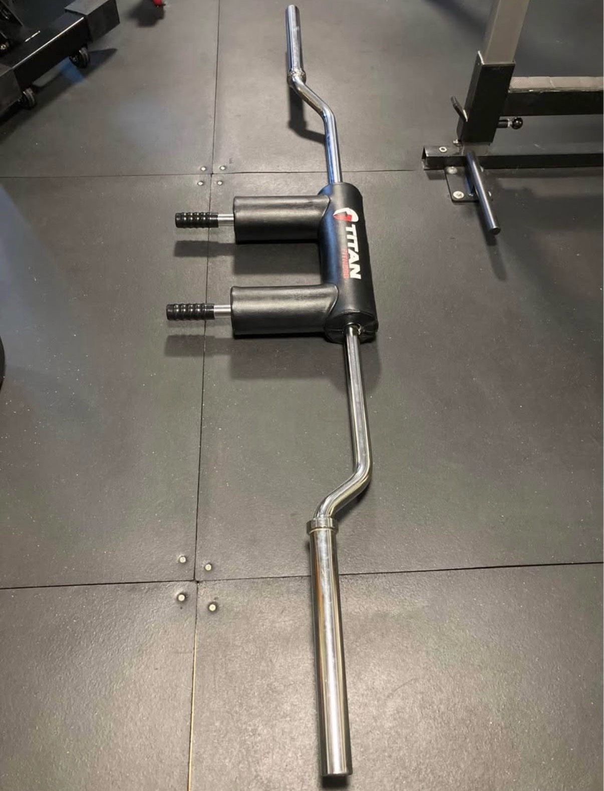 Titan Fitness SSB Safety Squat Barbell - photo 3