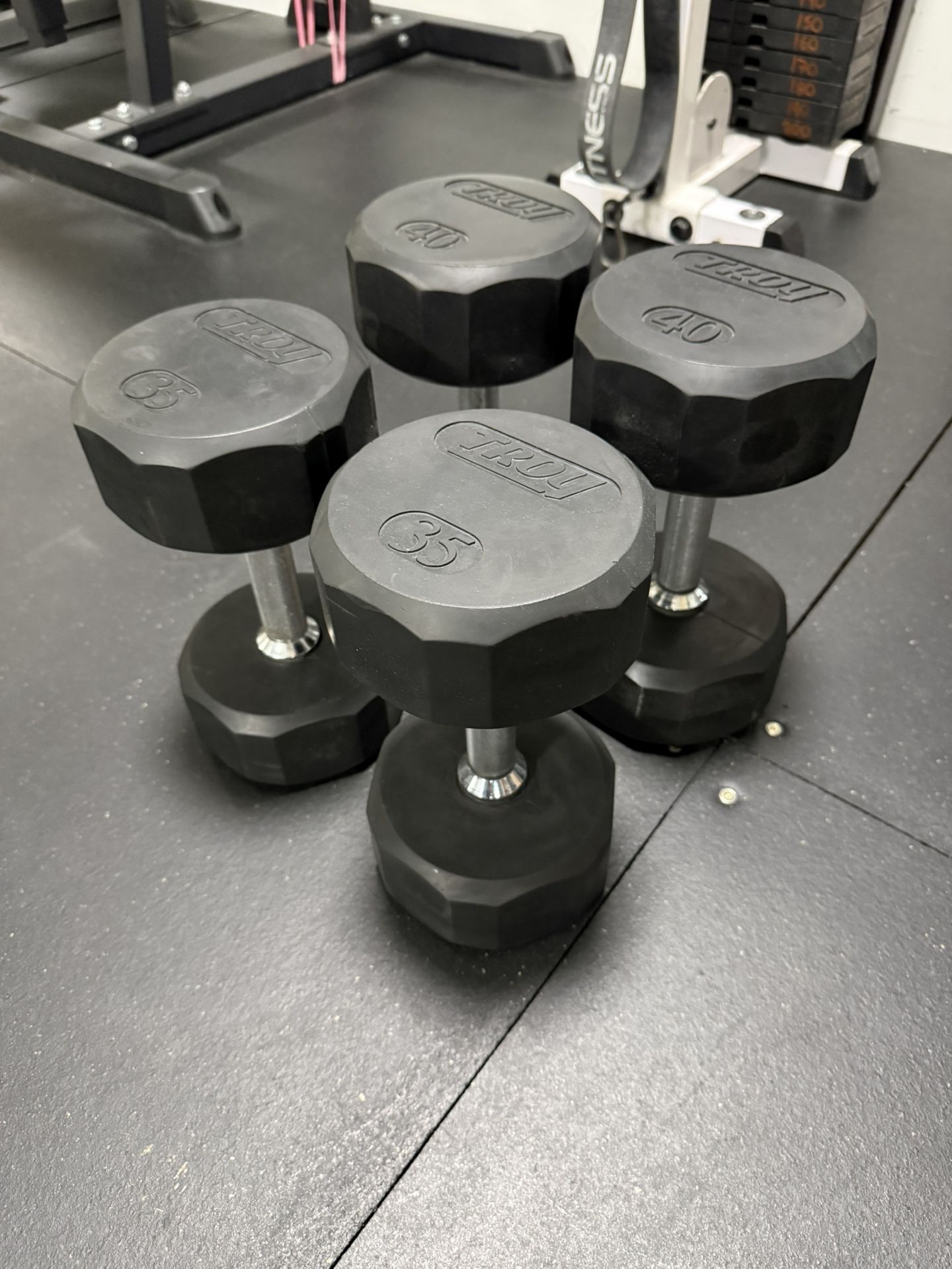 Troy 12 Sided Rubber Dumbbells - photo 3