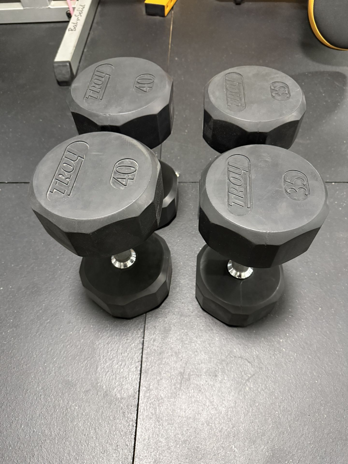 Troy 12 Sided Rubber Dumbbells - photo 4